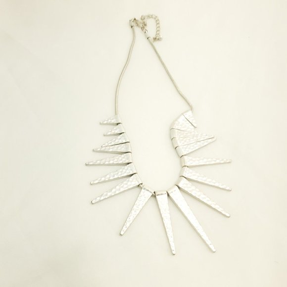 Womens Silver Textured Spikes Lobster Clasp Adjustable Snake Chain Necklace - Picture 1 of 12
